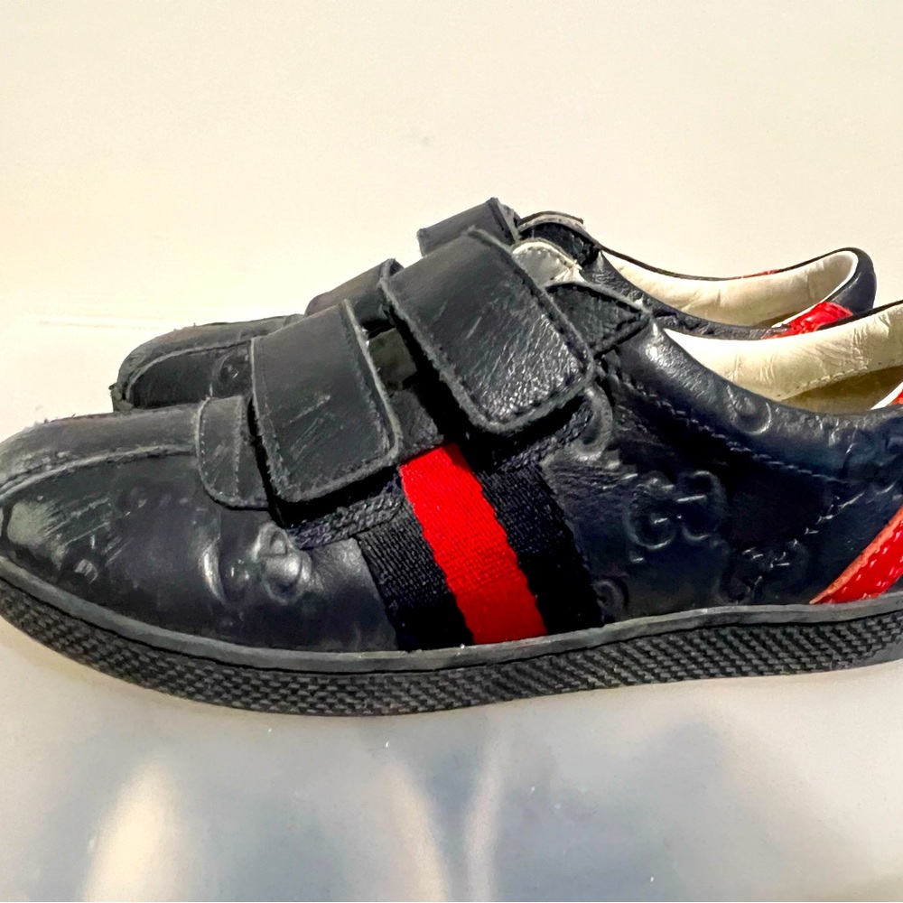Gucci kid size 27